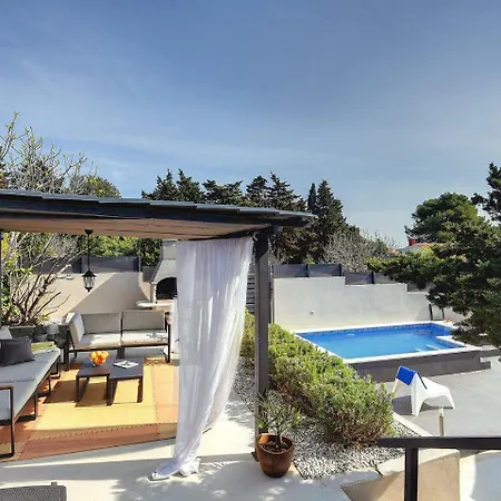 Holiday Zoya Casa de Férias Ližnjan