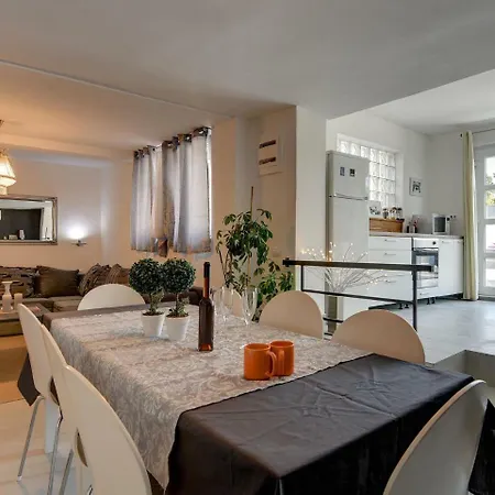 Casa de Férias Holiday Zoya Ližnjan